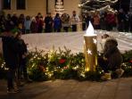 Upaljena prva adventska svijeća na Trgu Gospe Kunagorske